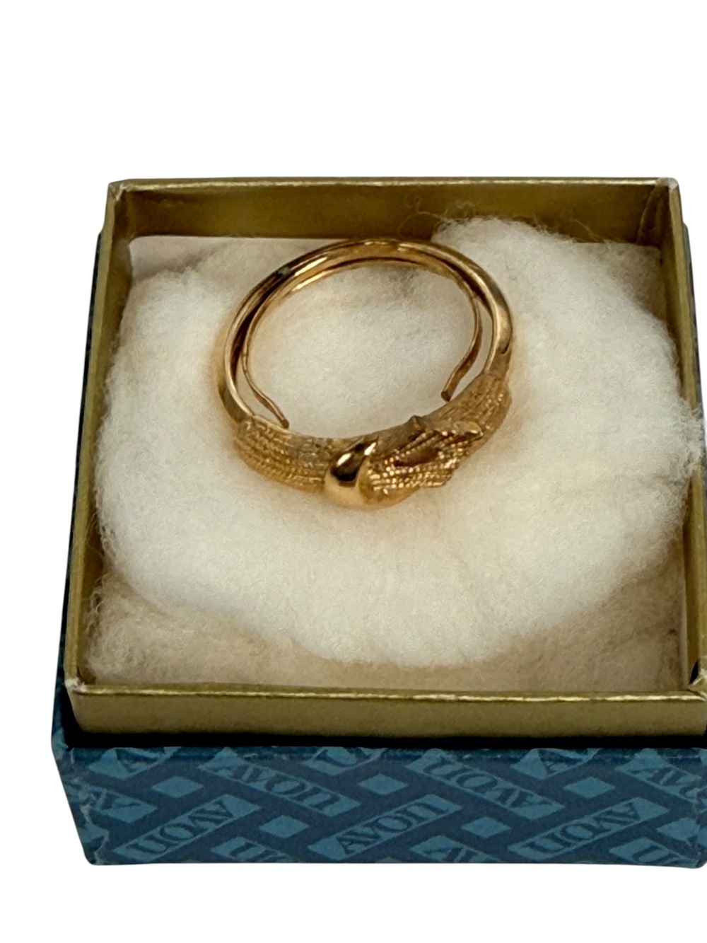 Avon vintage 70s gold tone belt ring knot with box